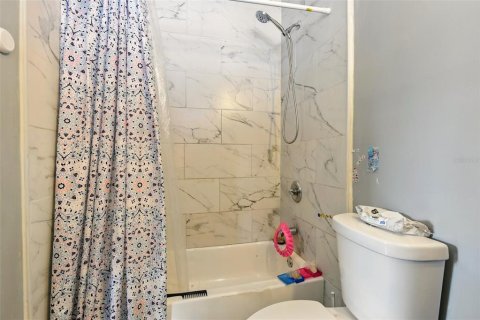 Casa en venta en Miami, Florida, 4 dormitorios, 187.38 m2 № 1766233 - foto 23