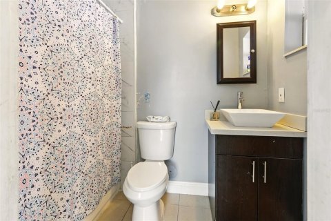 Casa en venta en Miami, Florida, 4 dormitorios, 187.38 m2 № 1766233 - foto 22