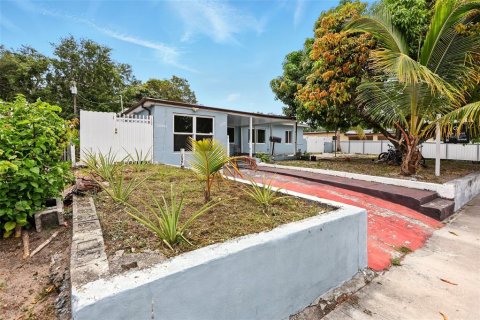 Casa en venta en Miami, Florida, 4 dormitorios, 187.38 m2 № 1766233 - foto 3