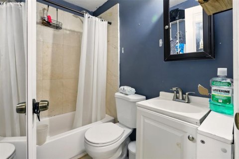 Casa en venta en Miami, Florida, 4 dormitorios, 187.38 m2 № 1766233 - foto 25