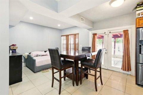 Casa en venta en Miami, Florida, 4 dormitorios, 187.38 m2 № 1766233 - foto 10