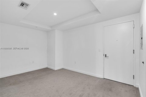 Condo in Miami, Florida, 1 bedroom  № 2087283 - photo 13