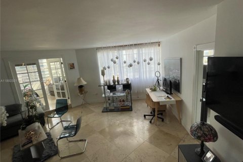 Купить кондоминиум в Майами, Флорида 2 спальни, 91.97м2, № 1946241 - фото 2