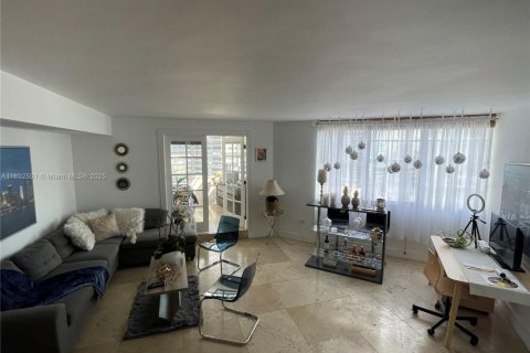 Купить кондоминиум в Майами, Флорида 2 спальни, 91.97м2, № 1946241 - фото 3