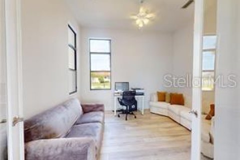 Купить виллу или дом в Кейп-Корал, Флорида 8 комнат, 222.87м2, № 2217606 - фото 10