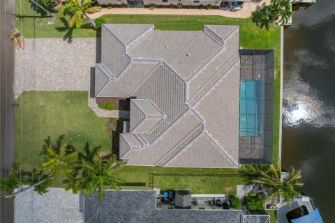 Купить виллу или дом в Кейп-Корал, Флорида 8 комнат, 222.87м2, № 2217606 - фото 20
