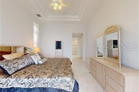 Купить виллу или дом в Кейп-Корал, Флорида 8 комнат, 222.87м2, № 2217606 - фото 11