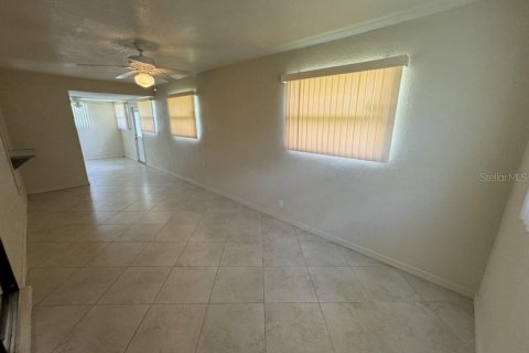 Casa en alquiler en Port Charlotte, Florida, 4 dormitorios, 171.68 m2 № 1901343 - foto 7