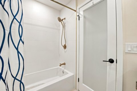 Condo in Lauderdale-by-the-Sea, Florida, 2 bedrooms  № 2382799 - photo 30