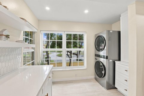 Condo in Lauderdale-by-the-Sea, Florida, 2 bedrooms  № 2382799 - photo 9