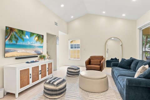 Condo in Lauderdale-by-the-Sea, Florida, 2 bedrooms  № 2382799 - photo 18