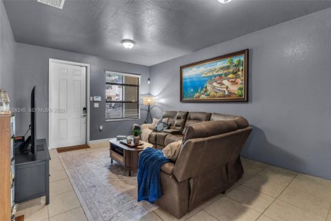 Adosado en venta en Homestead, Florida, 3 dormitorios, 158.49 m2 № 2271246 - foto 5