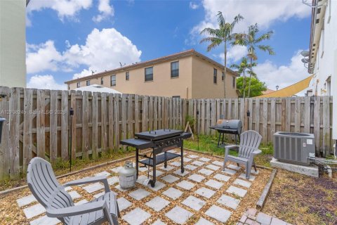 Adosado en venta en Homestead, Florida, 3 dormitorios, 158.49 m2 № 2271246 - foto 24