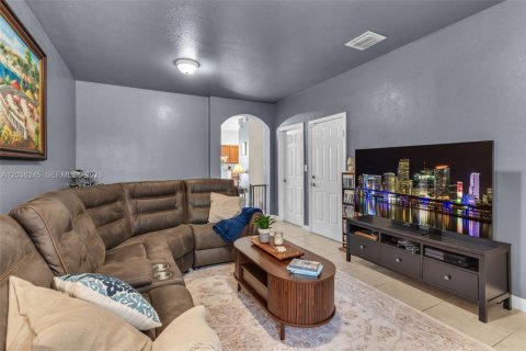 Adosado en venta en Homestead, Florida, 3 dormitorios, 158.49 m2 № 2271246 - foto 7