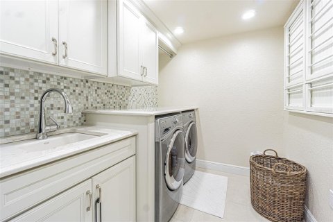 Condominio en venta en Treasure Island, Florida, 3 dormitorios, 247.03 m2 № 2214360 - foto 29