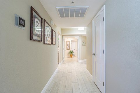 Condominio en venta en Treasure Island, Florida, 3 dormitorios, 247.03 m2 № 2214360 - foto 12