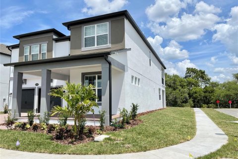 House in Winter Garden, Florida 5 bedrooms, 335.38 sq.m. № 1813042 - photo 2