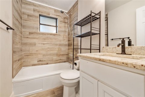 Villa ou maison à vendre à Tampa, Floride: 3 chambres, 126.81 m2 № 2427606 - photo 13