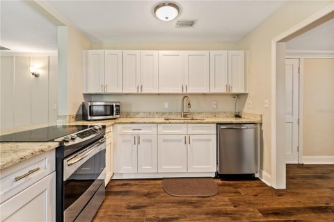 Villa ou maison à vendre à Tampa, Floride: 3 chambres, 126.81 m2 № 2427606 - photo 5