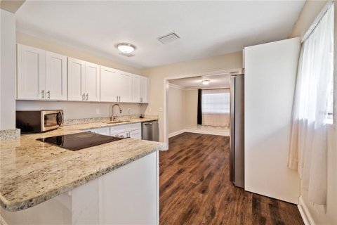 Villa ou maison à vendre à Tampa, Floride: 3 chambres, 126.81 m2 № 2427606 - photo 4
