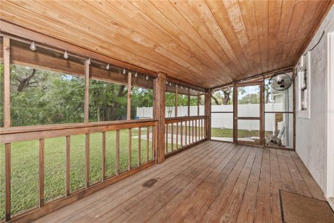 Villa ou maison à vendre à Tampa, Floride: 3 chambres, 126.81 m2 № 2427606 - photo 25