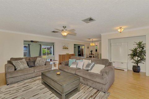Villa ou maison à vendre à Sarasota, Floride: 3 chambres, 199.55 m2 № 2427268 - photo 15