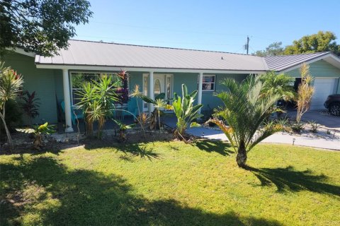 Villa ou maison à vendre à Sarasota, Floride: 3 chambres, 199.55 m2 № 2427268 - photo 2