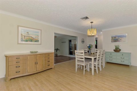 Villa ou maison à vendre à Sarasota, Floride: 3 chambres, 199.55 m2 № 2427268 - photo 16
