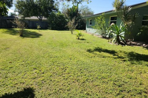 Villa ou maison à vendre à Sarasota, Floride: 3 chambres, 199.55 m2 № 2427268 - photo 6
