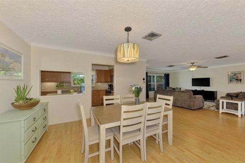 Villa ou maison à vendre à Sarasota, Floride: 3 chambres, 199.55 m2 № 2427268 - photo 19