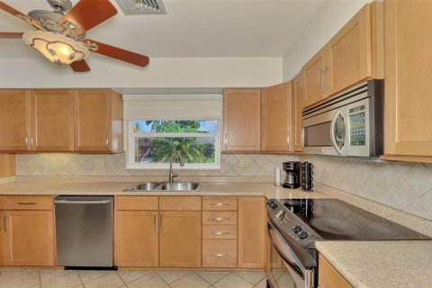 Villa ou maison à vendre à Sarasota, Floride: 3 chambres, 199.55 m2 № 2427268 - photo 20