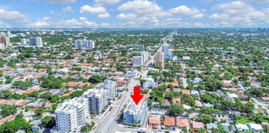 Condominio en Miami, Florida, 2 dormitorios № 1864338