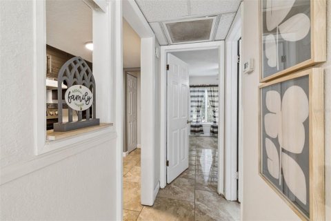 Condo in Tampa, Florida, 1 bedroom № 2224937 - photo 13