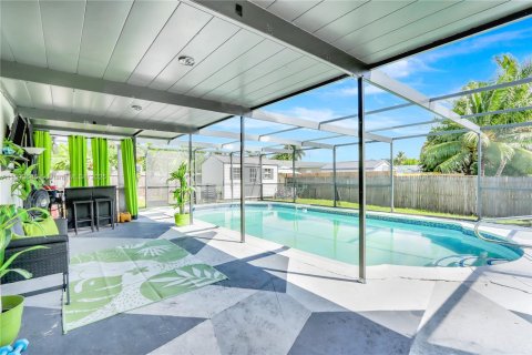 House in Margate, Florida 3 bedrooms, 112.69 sq.m. № 1945588 - photo 14