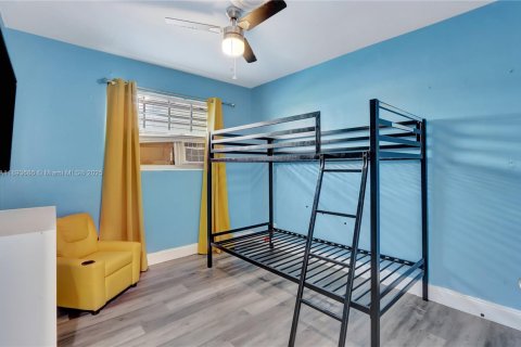 House in Margate, Florida 3 bedrooms, 112.69 sq.m. № 1945588 - photo 10