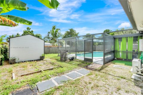 House in Margate, Florida 3 bedrooms, 112.69 sq.m. № 1945588 - photo 16