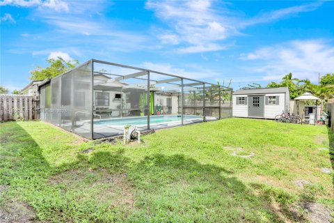 House in Margate, Florida 3 bedrooms, 112.69 sq.m. № 1945588 - photo 17