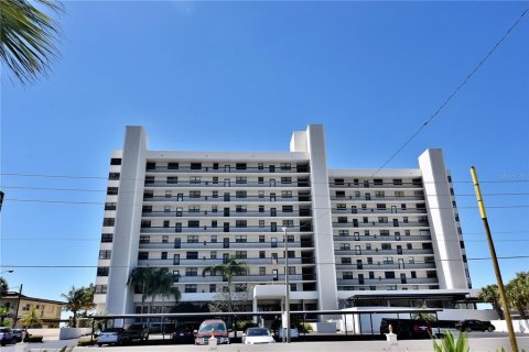 Condominio en alquiler en Madeira Beach, Florida, 2 dormitorios, 102.19 m2 № 1850226 - foto 18