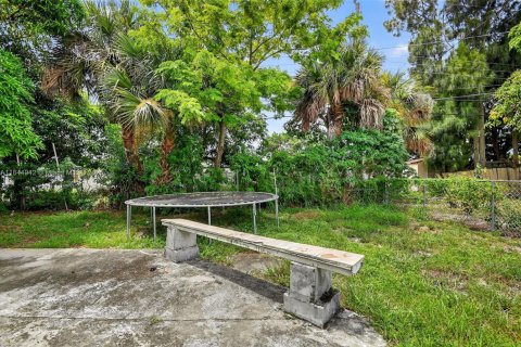 House in West Palm Beach, Florida 3 bedrooms, 162.39 sq.m. № 1844166 - photo 6