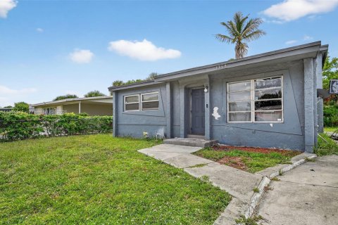 House in West Palm Beach, Florida 3 bedrooms, 162.39 sq.m. № 1844166 - photo 3