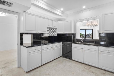 Condo in Delray Beach, Florida, 2 bedrooms  № 2251629 - photo 7