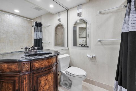 Condo in Delray Beach, Florida, 2 bedrooms  № 2251629 - photo 24