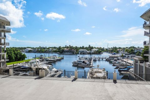 Condo in Delray Beach, Florida, 2 bedrooms  № 2251629 - photo 18