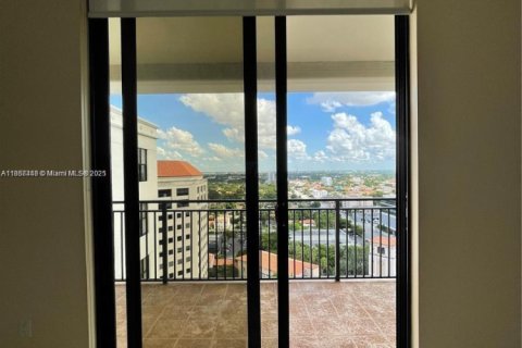 Condominio en alquiler en Coral Gables, Florida, 1 dormitorio, 67.63 m2 № 1882657 - foto 9
