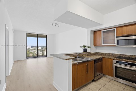 Condominio en alquiler en Coral Gables, Florida, 1 dormitorio, 67.63 m2 № 1882657 - foto 13