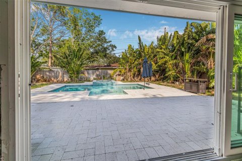 Villa ou maison à vendre à Saint Petersburg, Floride: 2 chambres, 104.52 m2 № 1662572 - photo 11