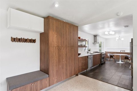 Купить виллу или дом в Клермон, Флорида 11 комнат, 149.76м2, № 2122164 - фото 13