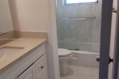 Copropriété à louer à Hallandale Beach, Floride: 1 chambre, 68.38 m2 № 2247500 - photo 20