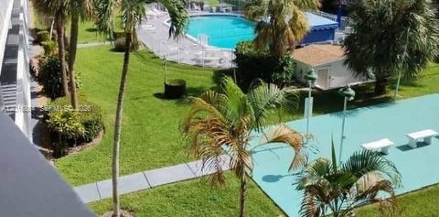 Condo à Hallandale Beach, Floride, 1 chambre  № 2247500