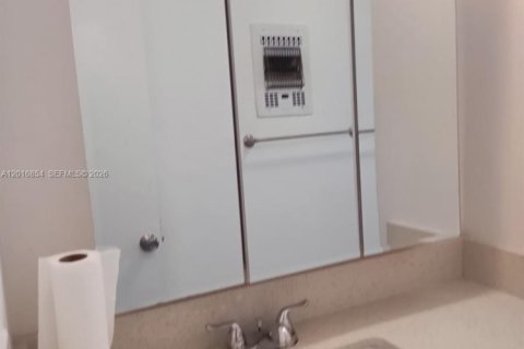 Copropriété à louer à Hallandale Beach, Floride: 1 chambre, 68.38 m2 № 2247500 - photo 22